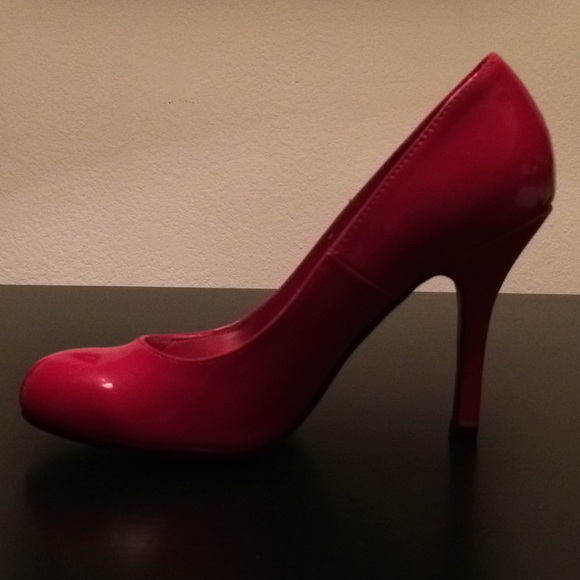 Red Paprika Heels - Picture 2 of 3